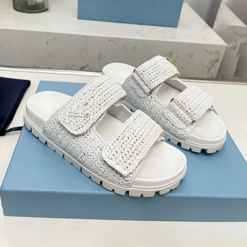 2024 Diseñador de marca de lujo Slides clásicos de playa Sliders Crochet Flatform Sandale Flats Flats Flats Slippers Outdoors Tr