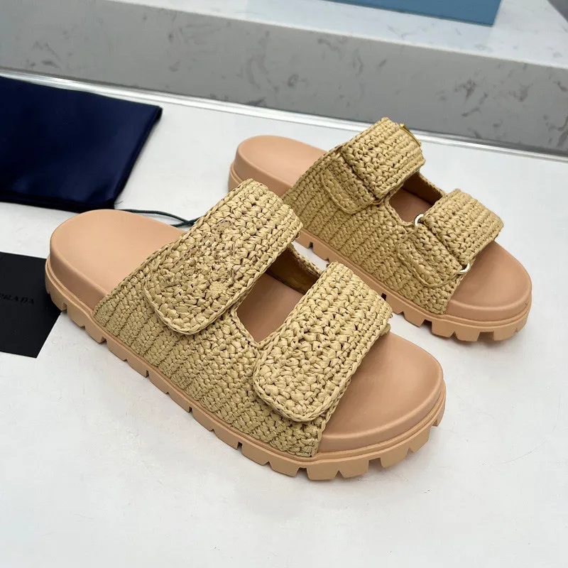 2024 Diseñador de marca de lujo Slides clásicos de playa Sliders Crochet Flatform Sandale Flats Flats Flats Slippers Outdoors Tr