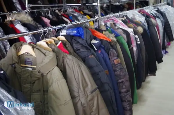300 CHAQUETAS DE INVIERNO DE MARCAS CONOCIDAS (PRODUCTOS DE MARCA)  82% DEL PVP  PRODUCTOS 1A