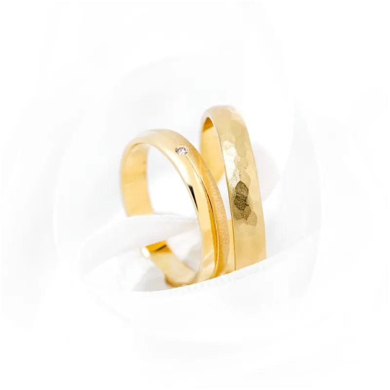 Alianza "Argyor" Martellato Grueso Oro 18k 3.5mm (5135554)