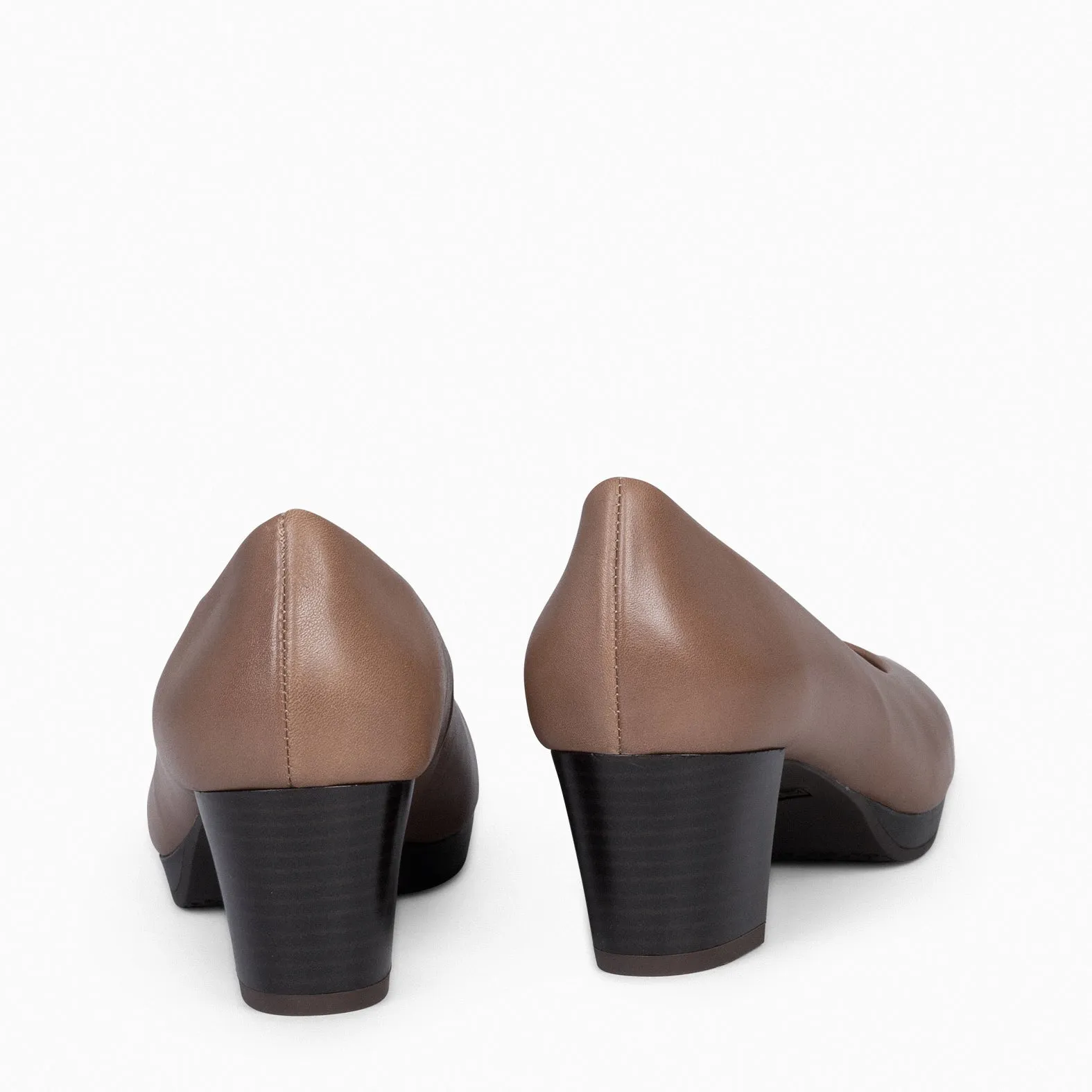 AZAFATA S  ZAPATOS DE TACóN BAJO CON PLATAFORMA TAUPE