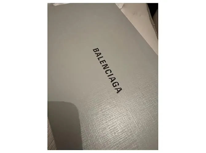 BALENCIAGA Negro 