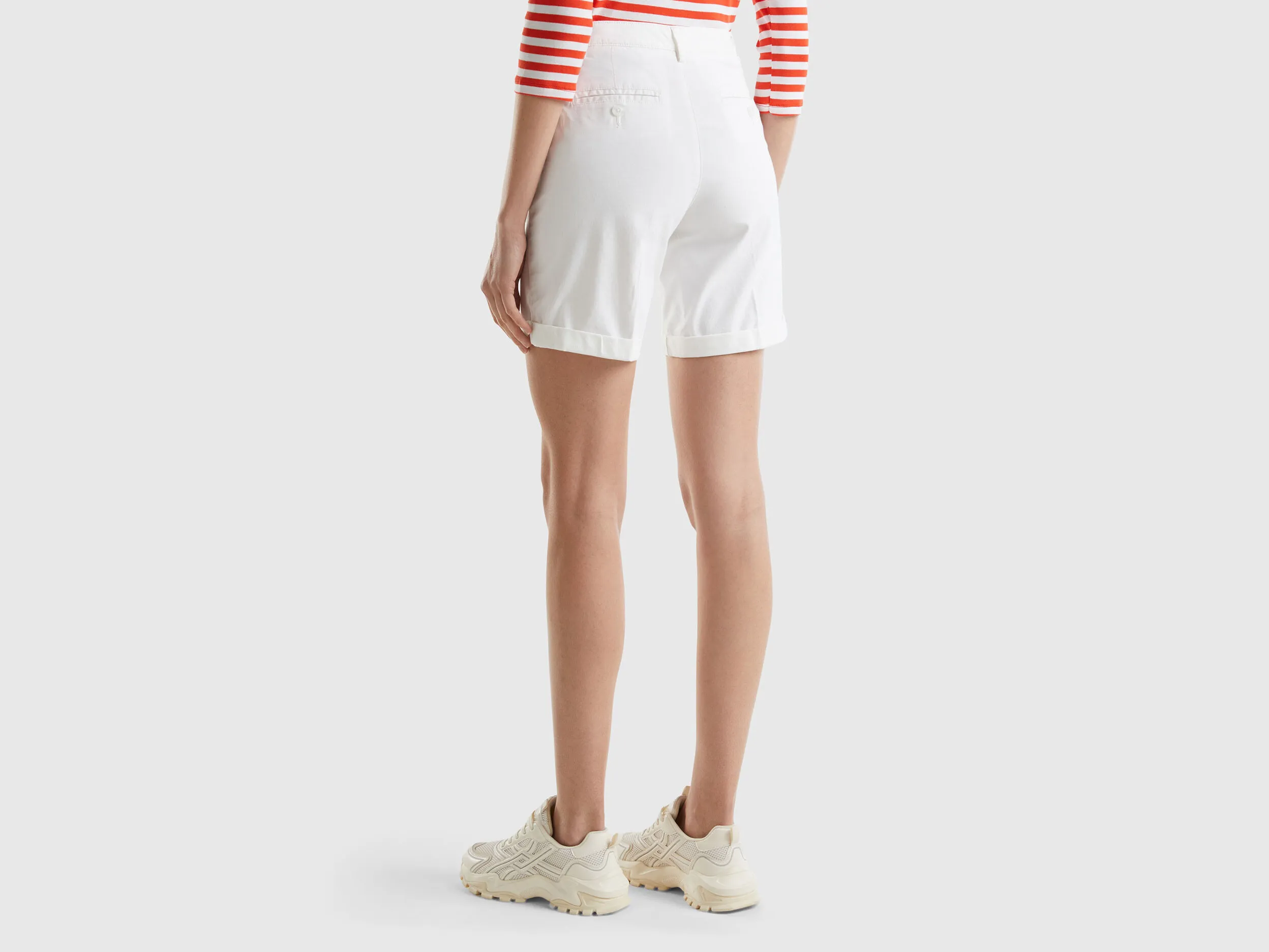 Bermudas de algodón elástico