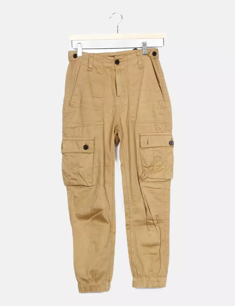 Bershka Pantalón marrón cargo