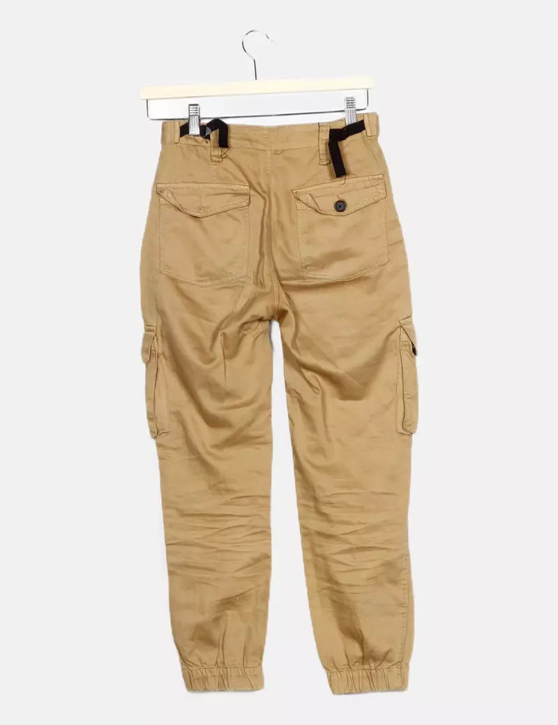 Bershka Pantalón marrón cargo
