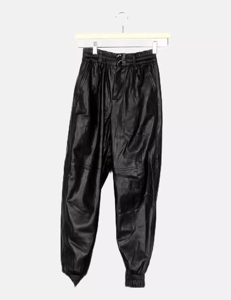 Bershka Pantalón negro polipiel