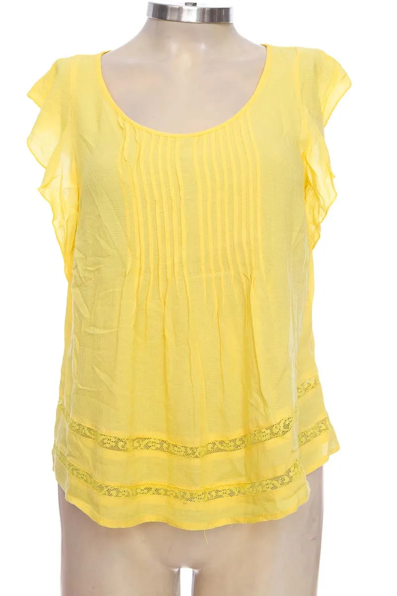BLUSA COLOR AMARILLO  STRADIVARIUS