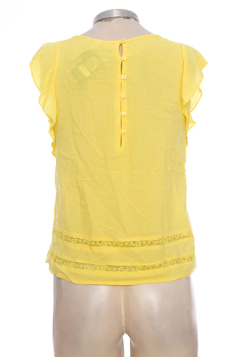 BLUSA COLOR AMARILLO  STRADIVARIUS