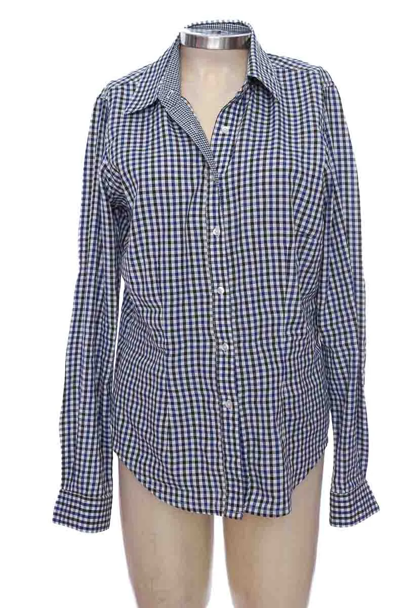 BLUSA COLOR AZUL  CLOSEANDO