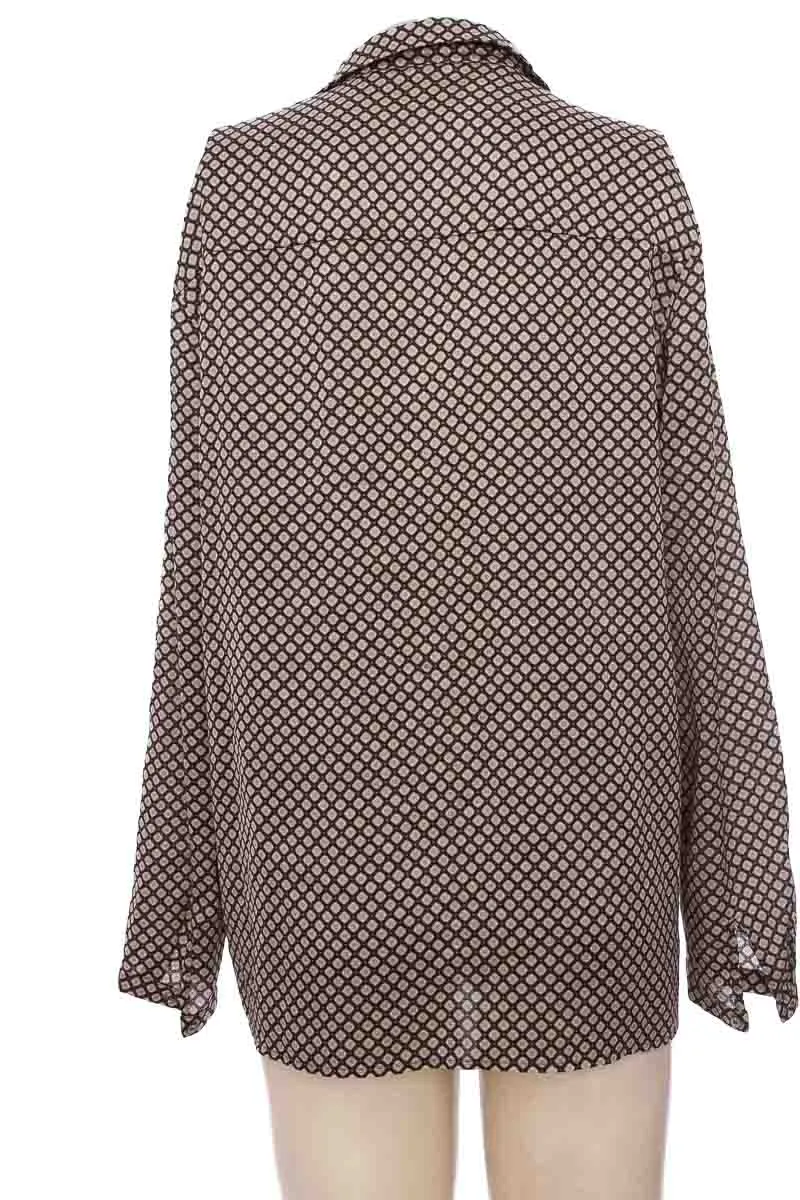 BLUSA COLOR ESTAMPADO  CLOSEANDO