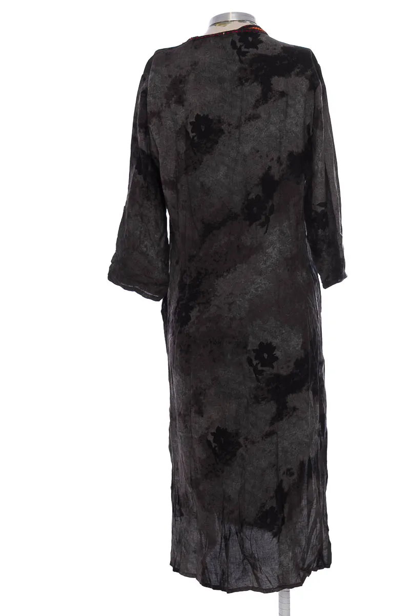 BLUSA COLOR GRIS  CLOSEANDO