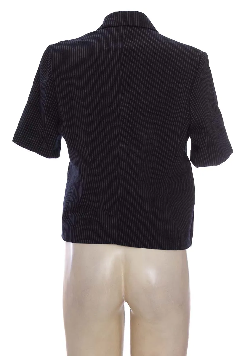 BLUSA COLOR NEGRO  CLOSEANDO