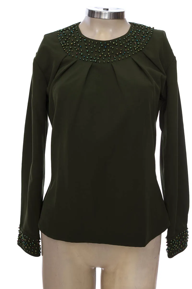 BLUSA COLOR VERDE  CLOSEANDO