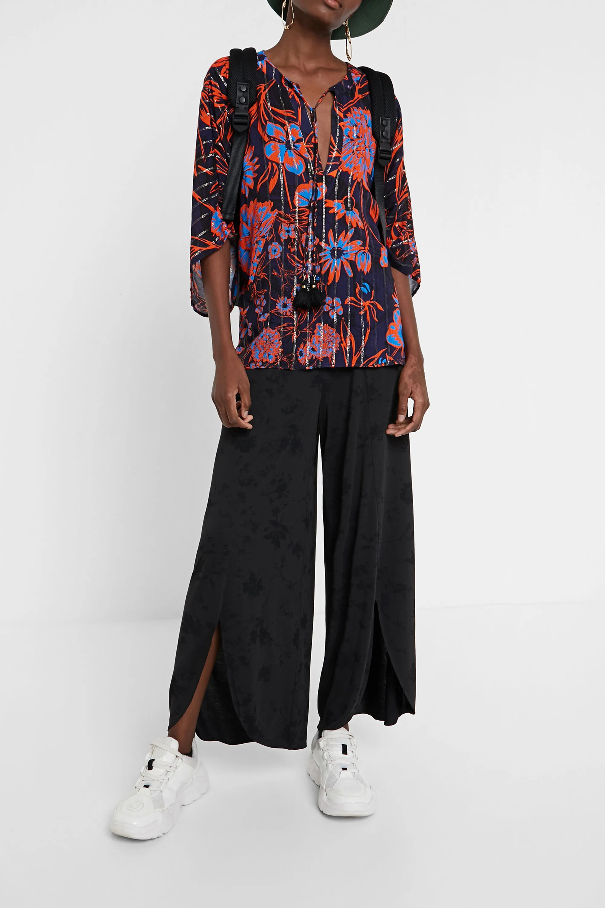 Blusa floral manga murciélago