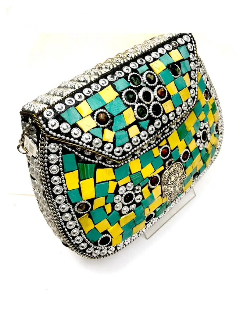 BOLSOS COFRE FIESTA DE MOSAICO VERDE Y AMARILLO CON MANO DE FATIMA