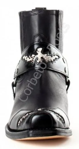 Botín para hombre Sendra punta cuadrada combinación cuero negro con arnés