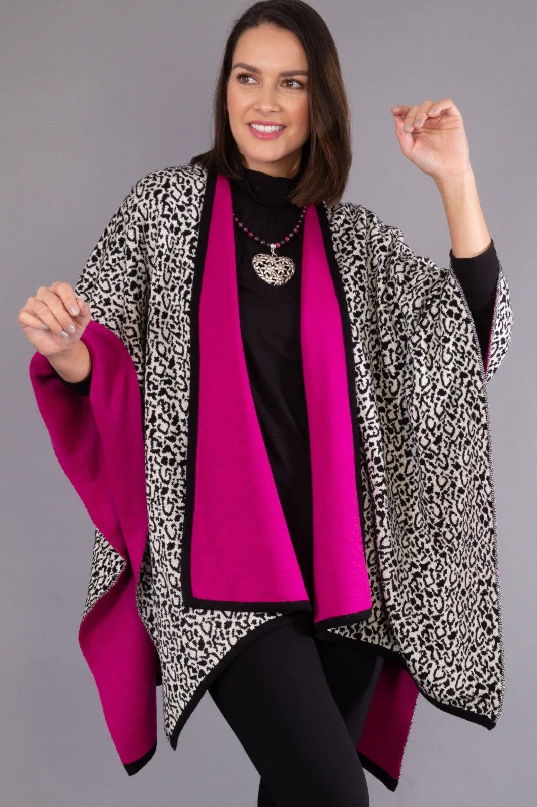 Capa Tejida Animal Print Nina Lecker 10107