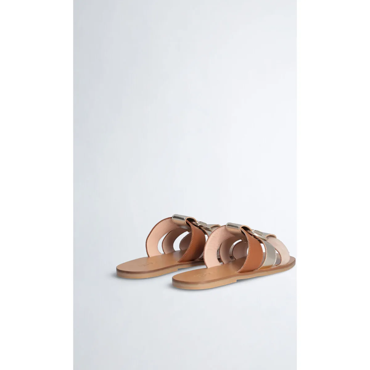 Chanclas planas con logotipo