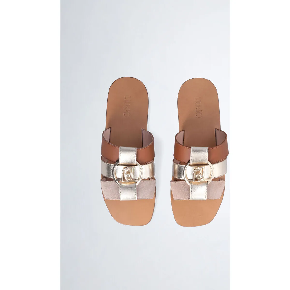Chanclas planas con logotipo