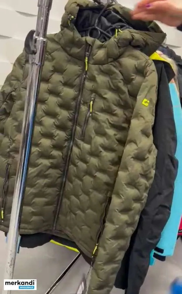 CHAQUETAS DE ESQUí  PARA MUJERES Y HOMBRES.