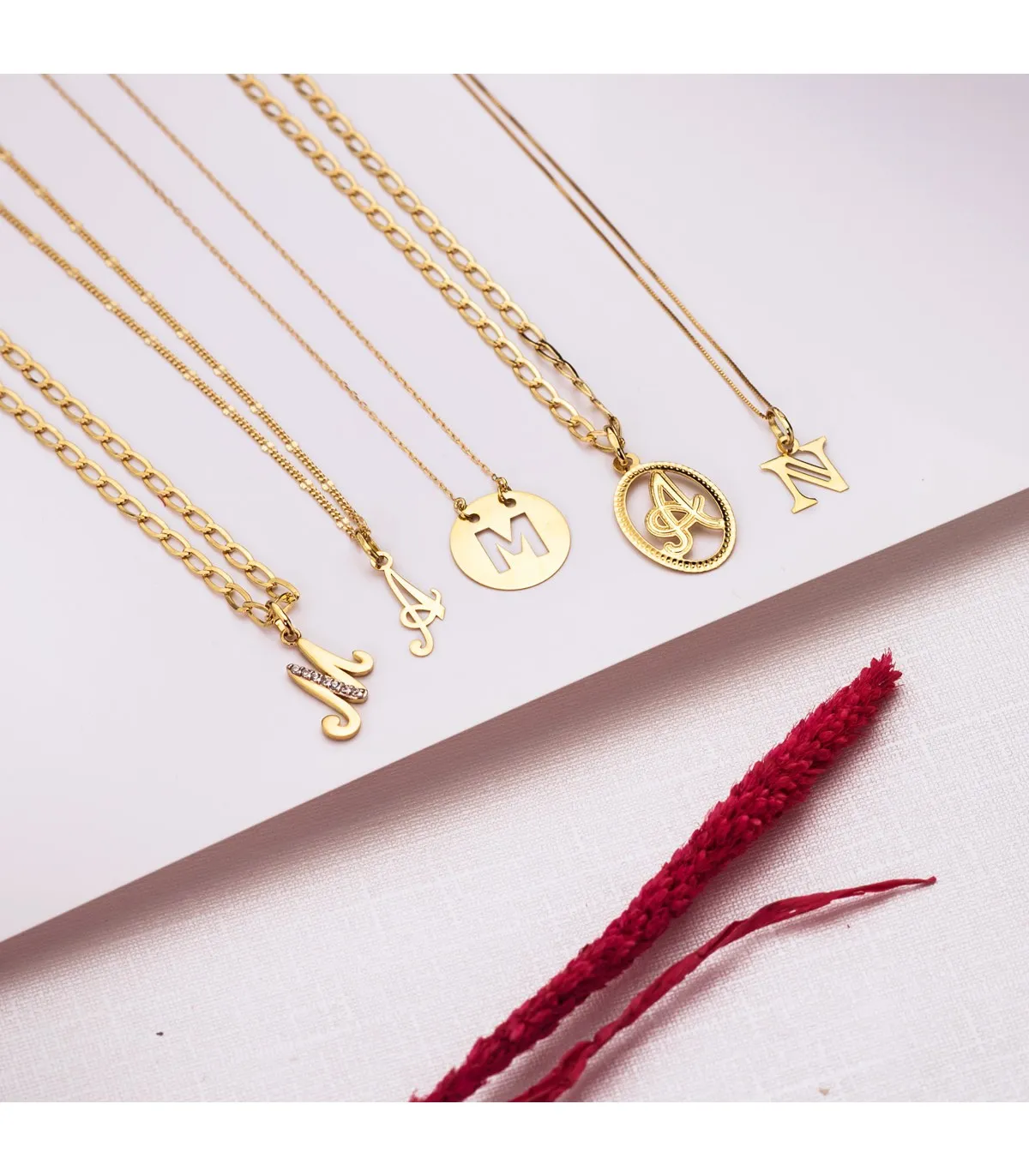 Collar letra R inicial oro amarillo 18k 42cm
