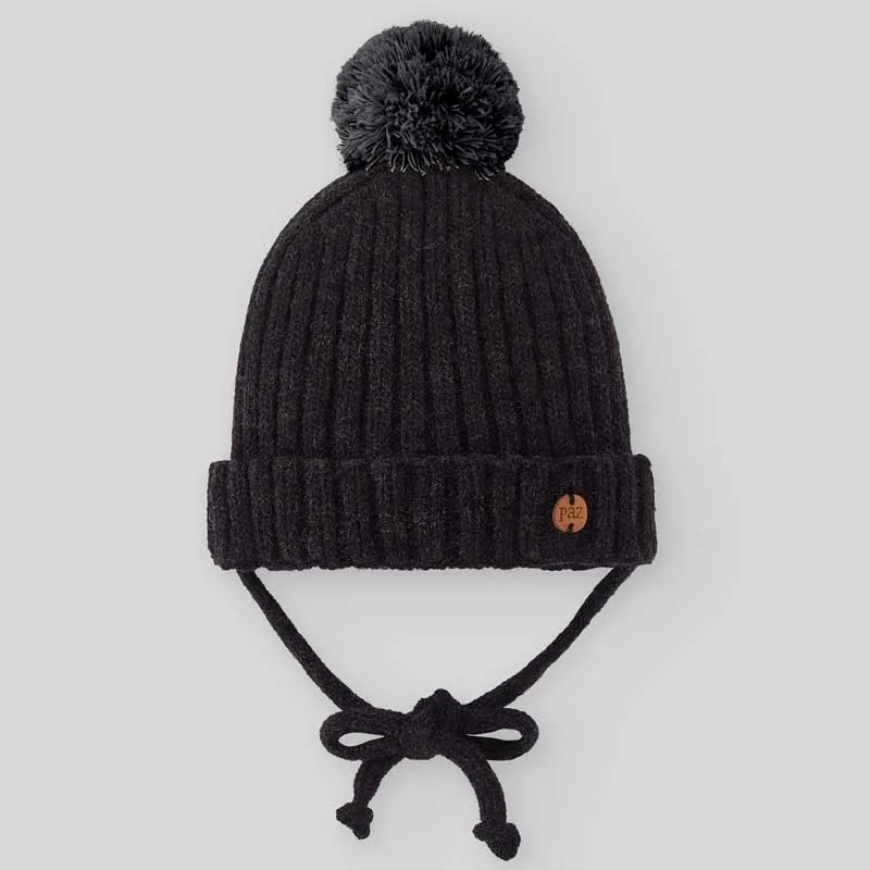 Gorro bebé gris antracita con pompón al tono de Paz Rodriguez