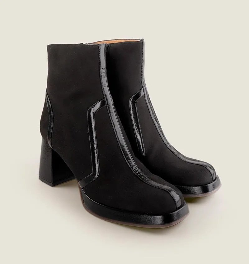 KAJAK BLACK