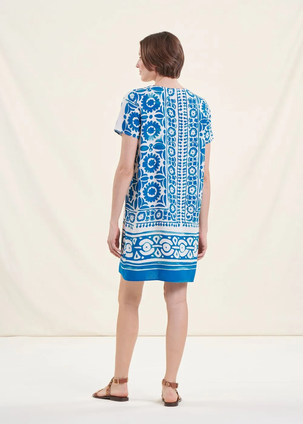 LA FEE MARABOUTEE Vestido corto estampado con cuello de pico en azul