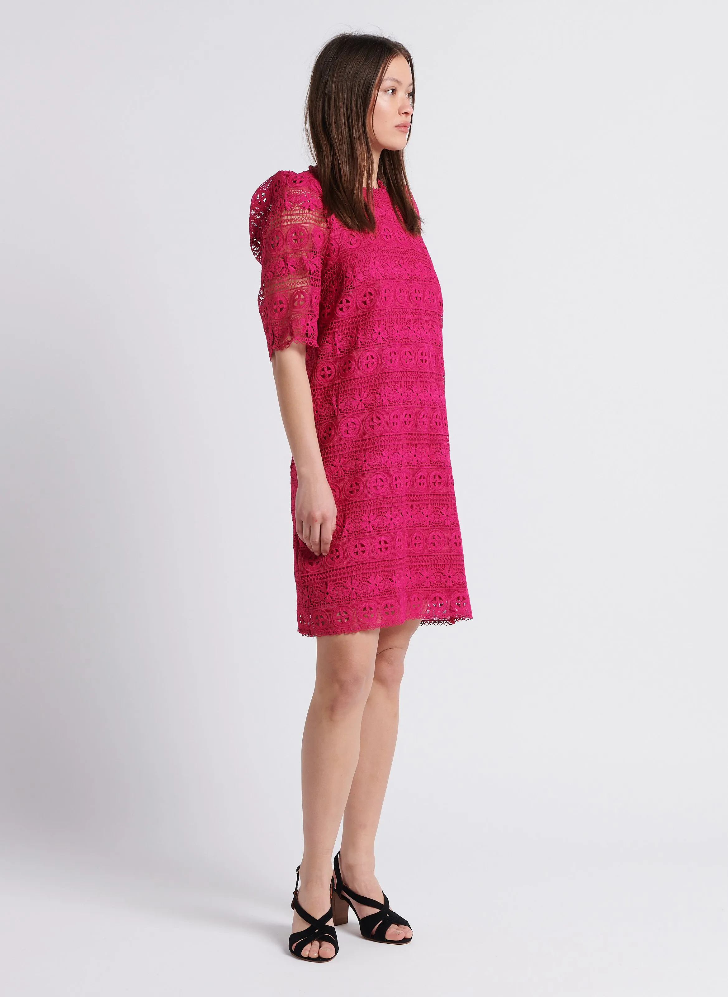LA PETITE ETOILE ROTILIE  VESTIDO CORTO RECTO CON CUELLO REDONDO EN ROSA