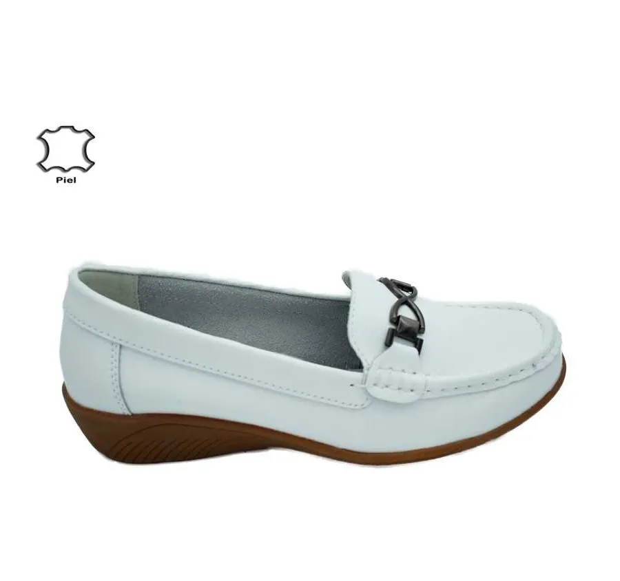 MOCASÍN VICMART 5085 ZAPATO PIEL PARA MUJER BLANCO ADORNO PLATEADO PLANTILLA PIEL 25573