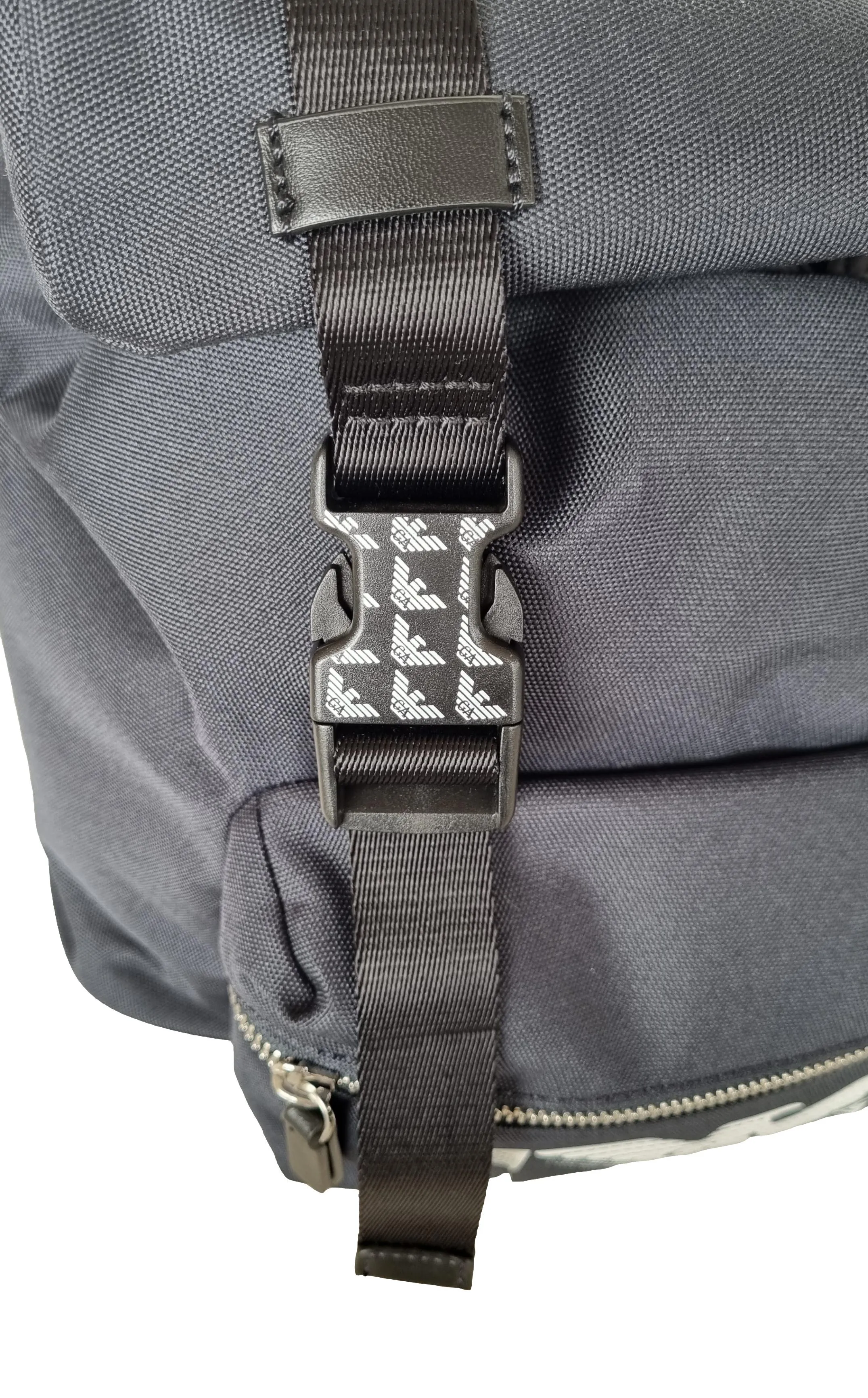 Mochila pequeña Emporio Armani de tejido azul para hombre