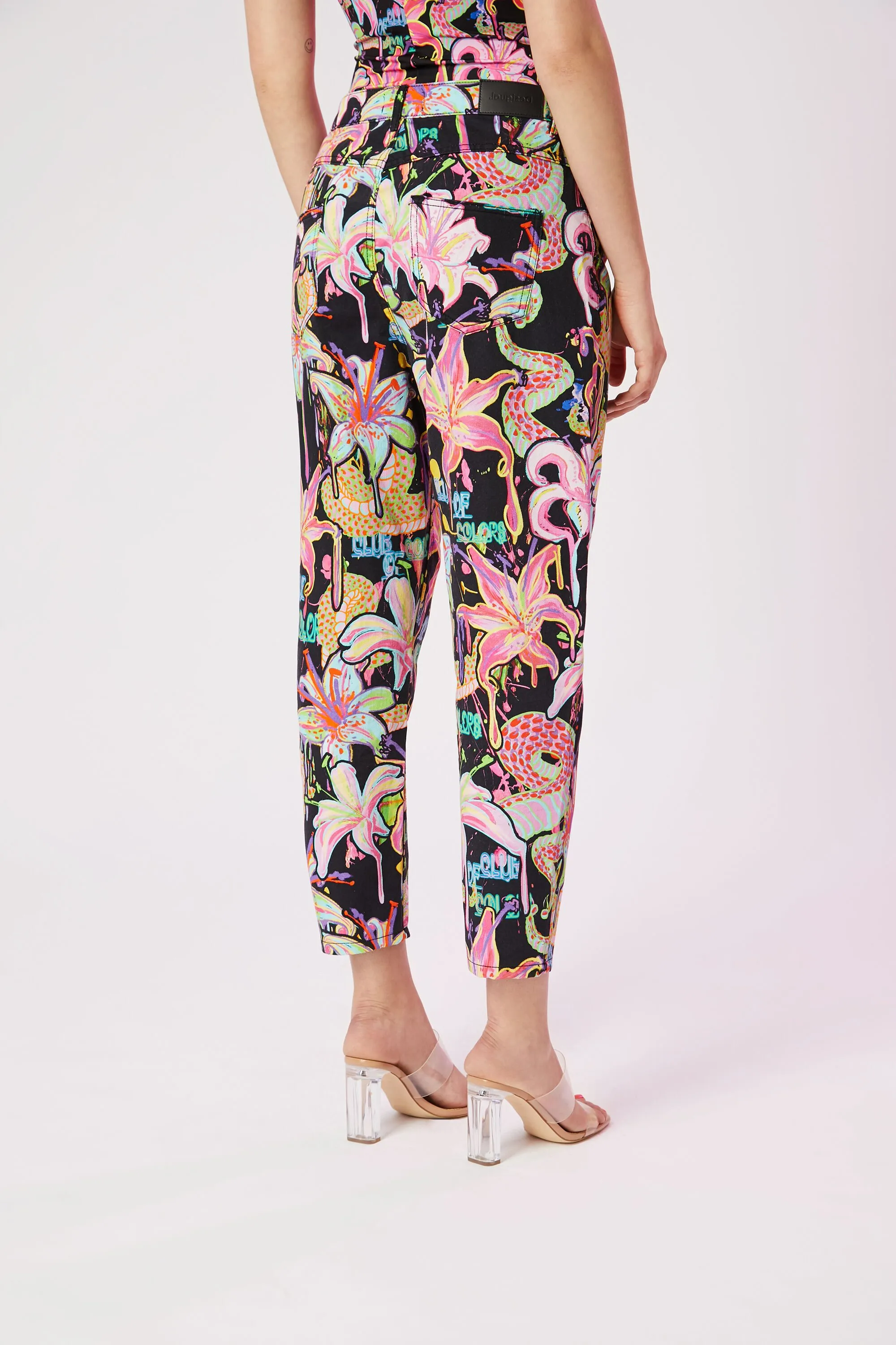 Pantalón mum tobillero