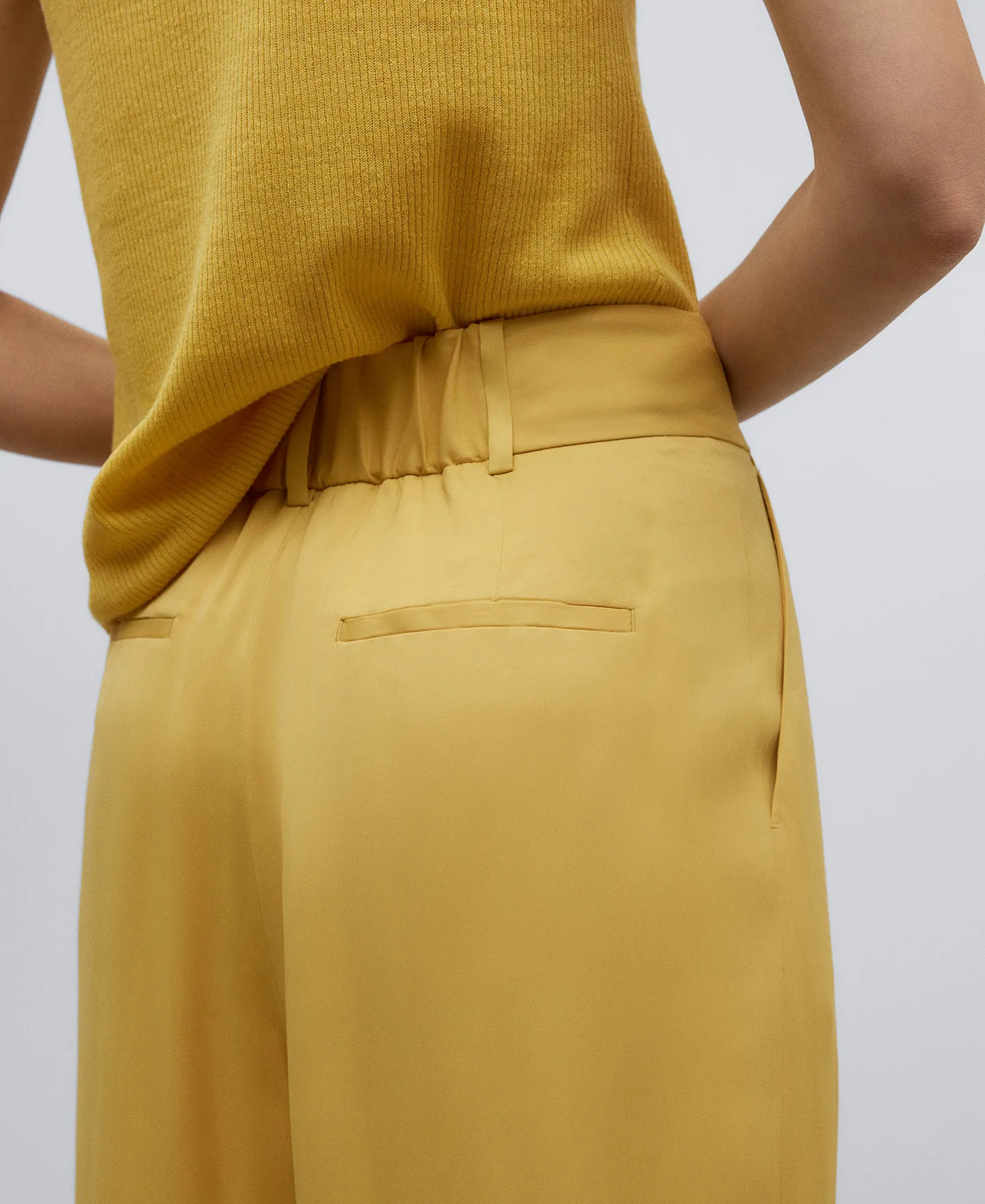 Pantalón recto amarillo mujer