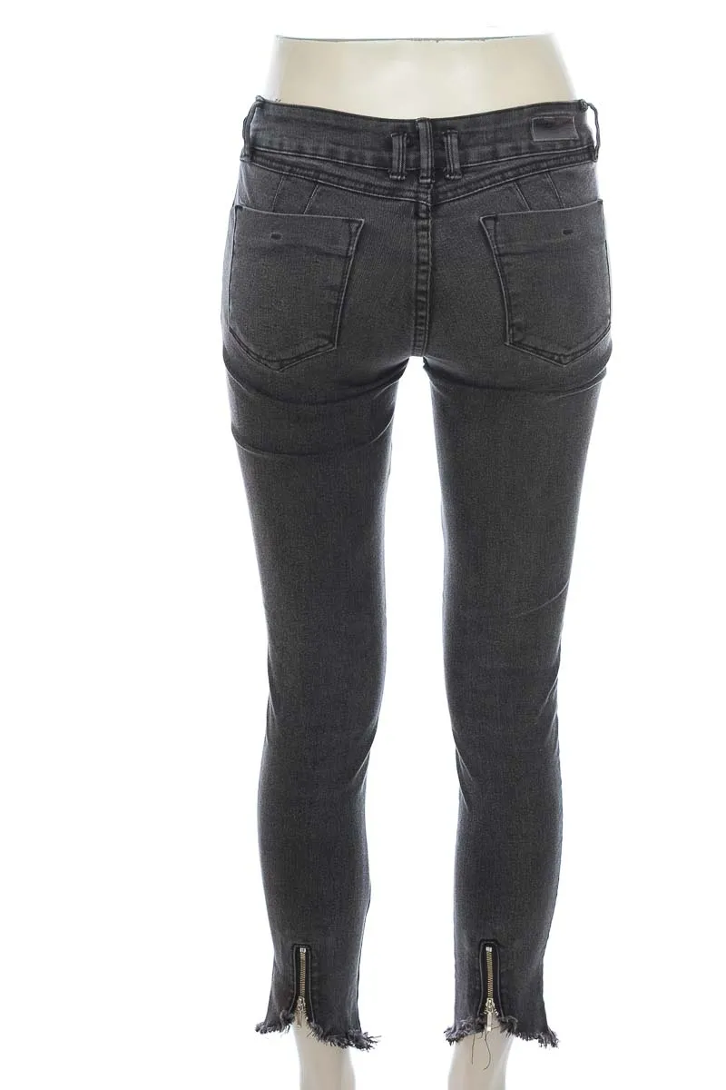 PANTALóN COLOR NEGRO  DISI