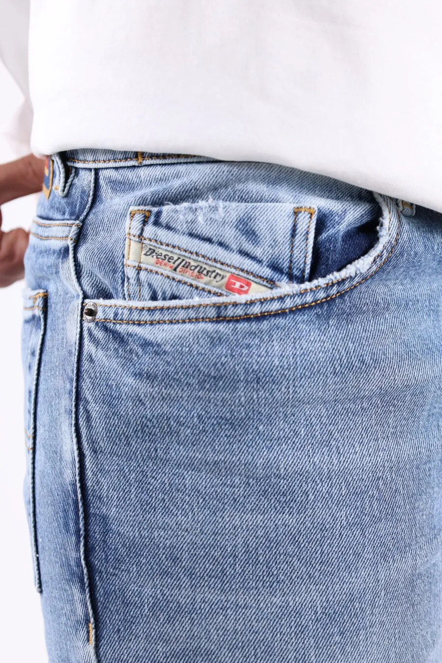 PANTALóN VAQUERO AZUL CLARO 
