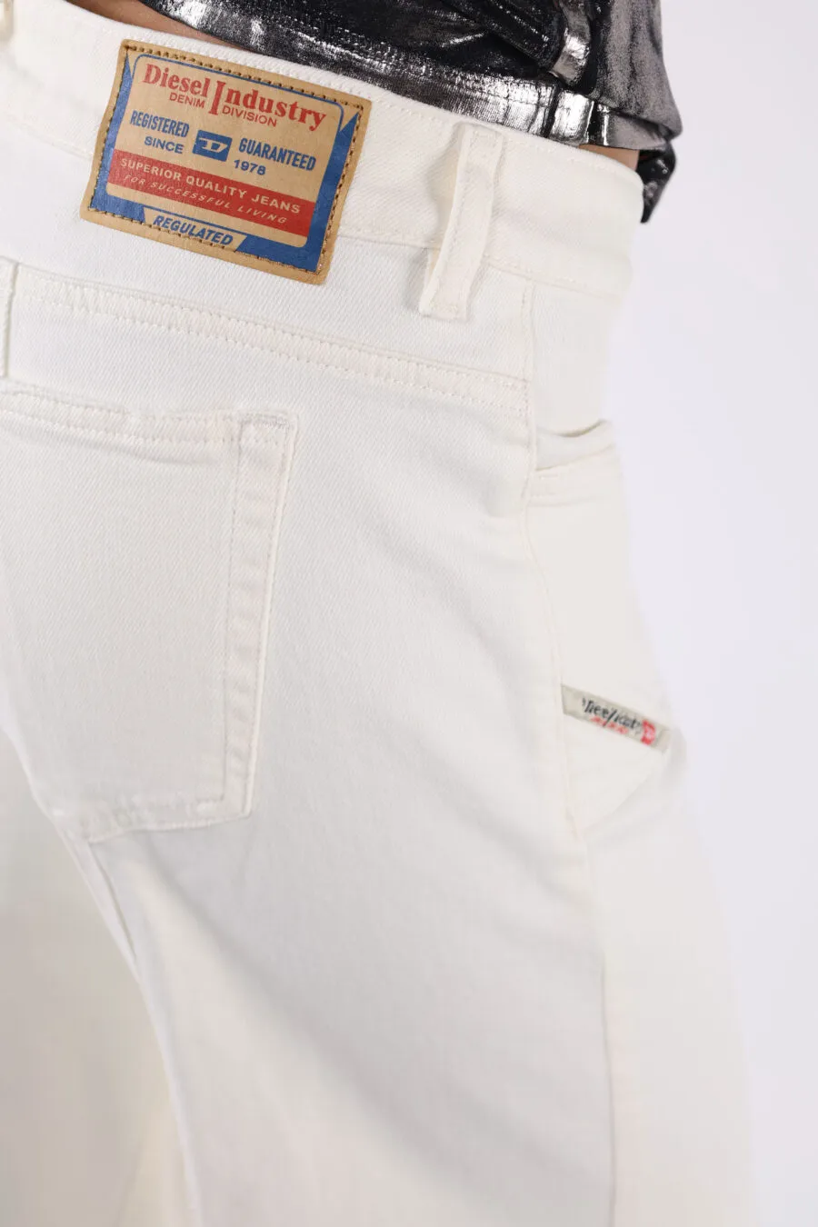PANTALóN VAQUERO BLANCO 