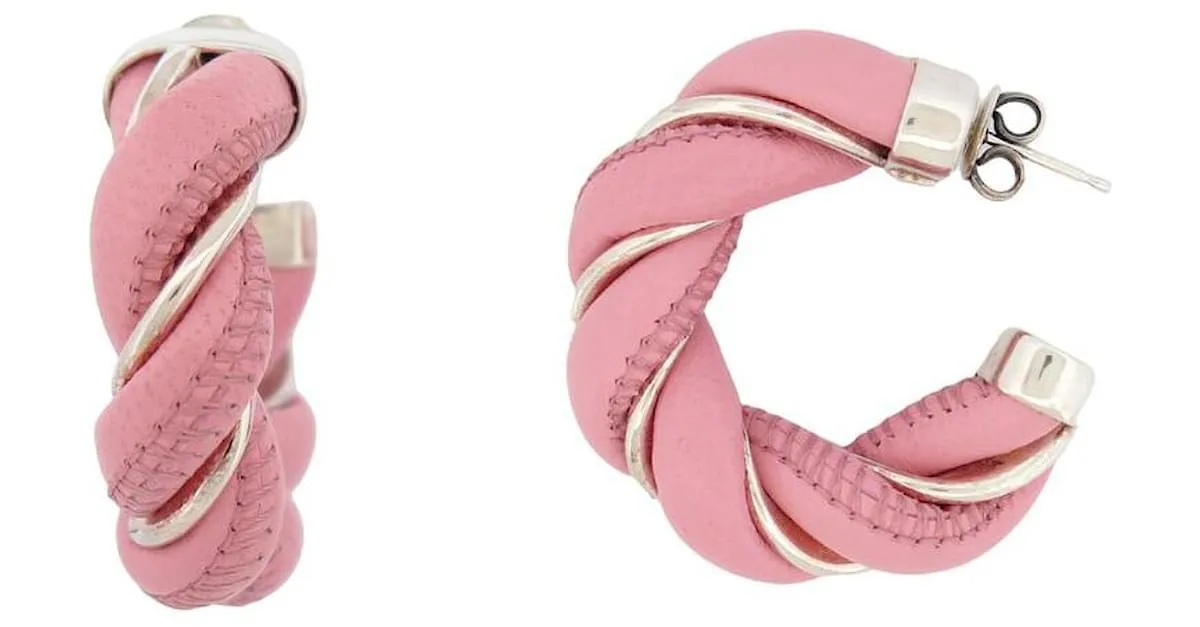 PENDIENTES BOTTEGA VENETA CRIOLES TWIST PENDIENTES DE CUERO ROSA Y PLATA 