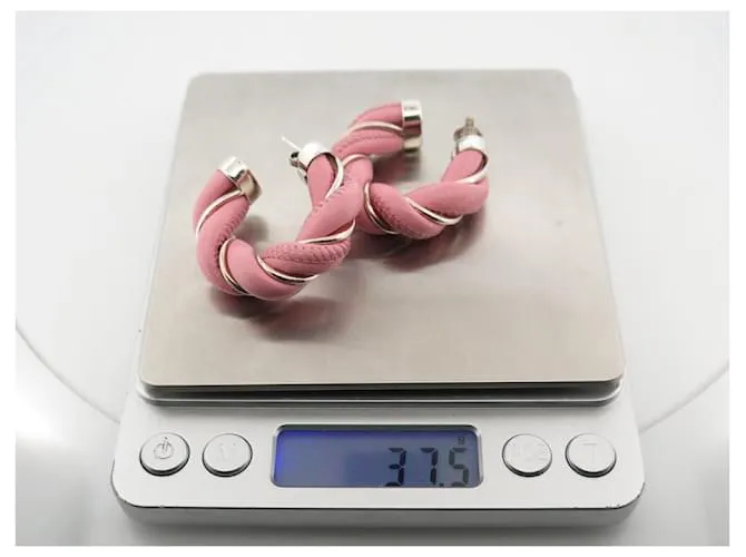 PENDIENTES BOTTEGA VENETA CRIOLES TWIST PENDIENTES DE CUERO ROSA Y PLATA 