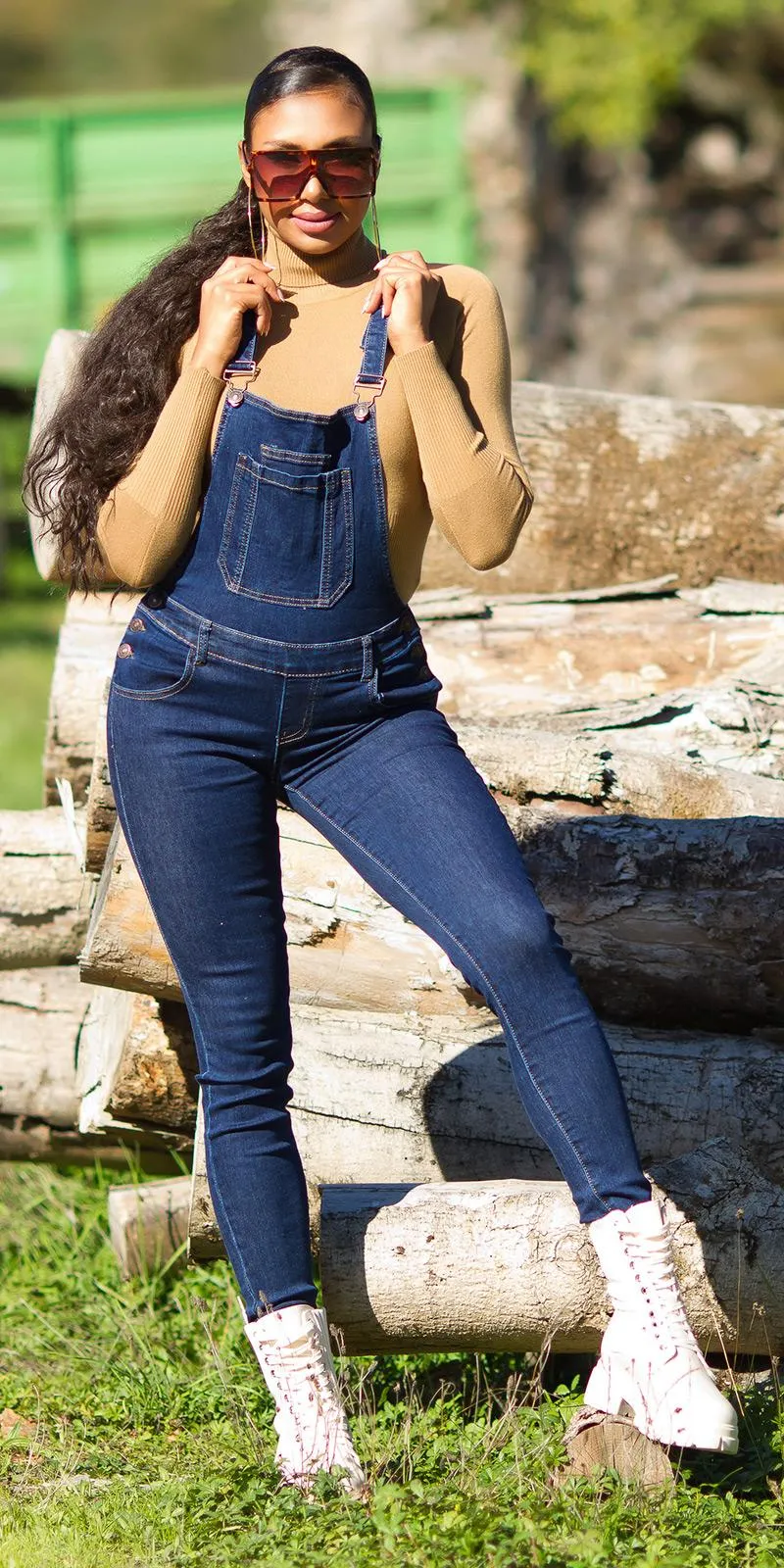 Peto jean azul ajustado