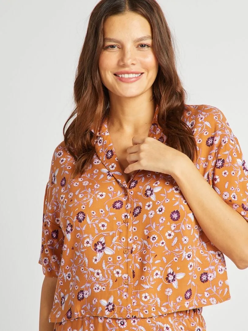 PIJAMA CON BLUSA + PANTALóN CORTO  ESTAMPADO DE FLORES  MARRON