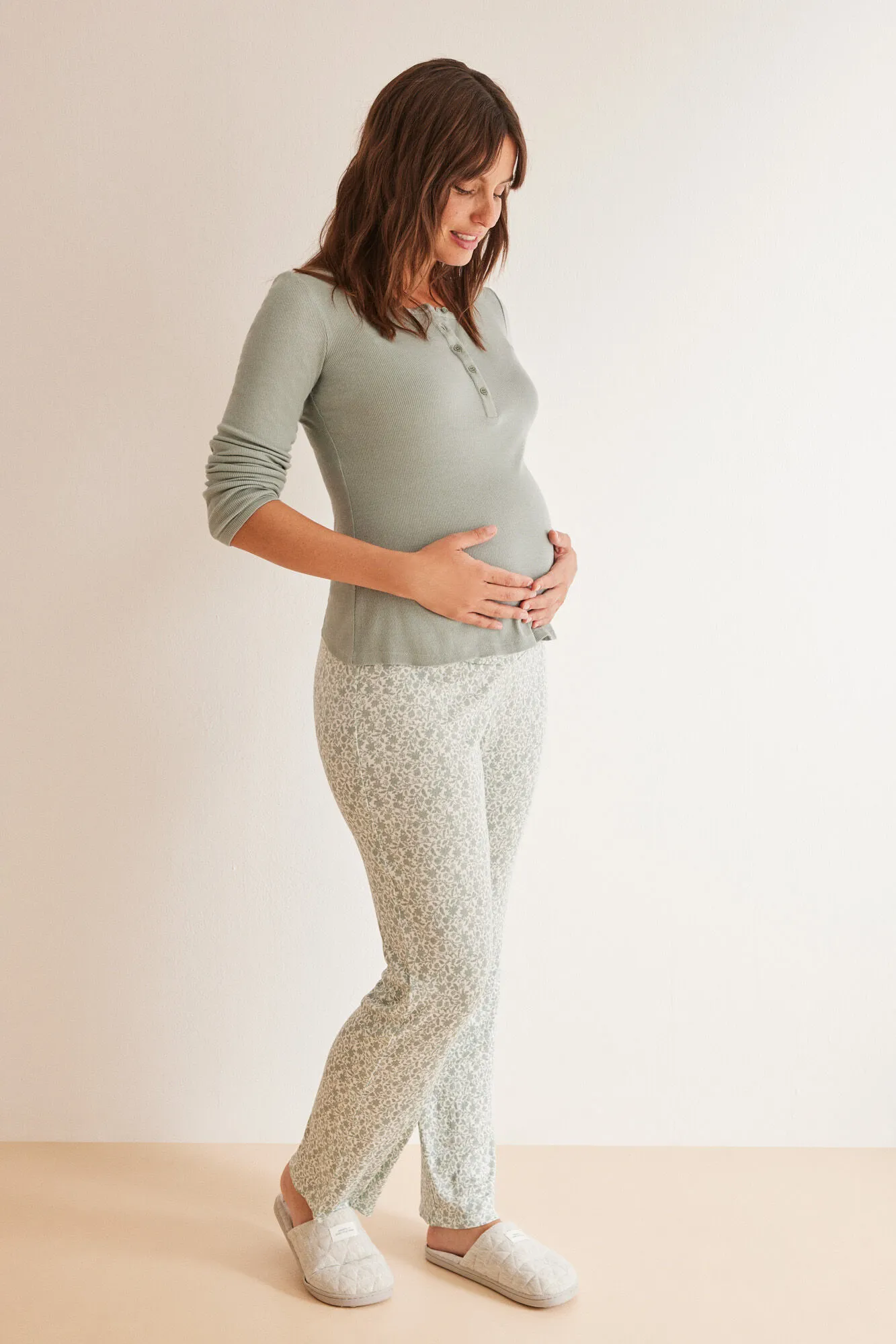 Pijama largo "maternity" flores verde