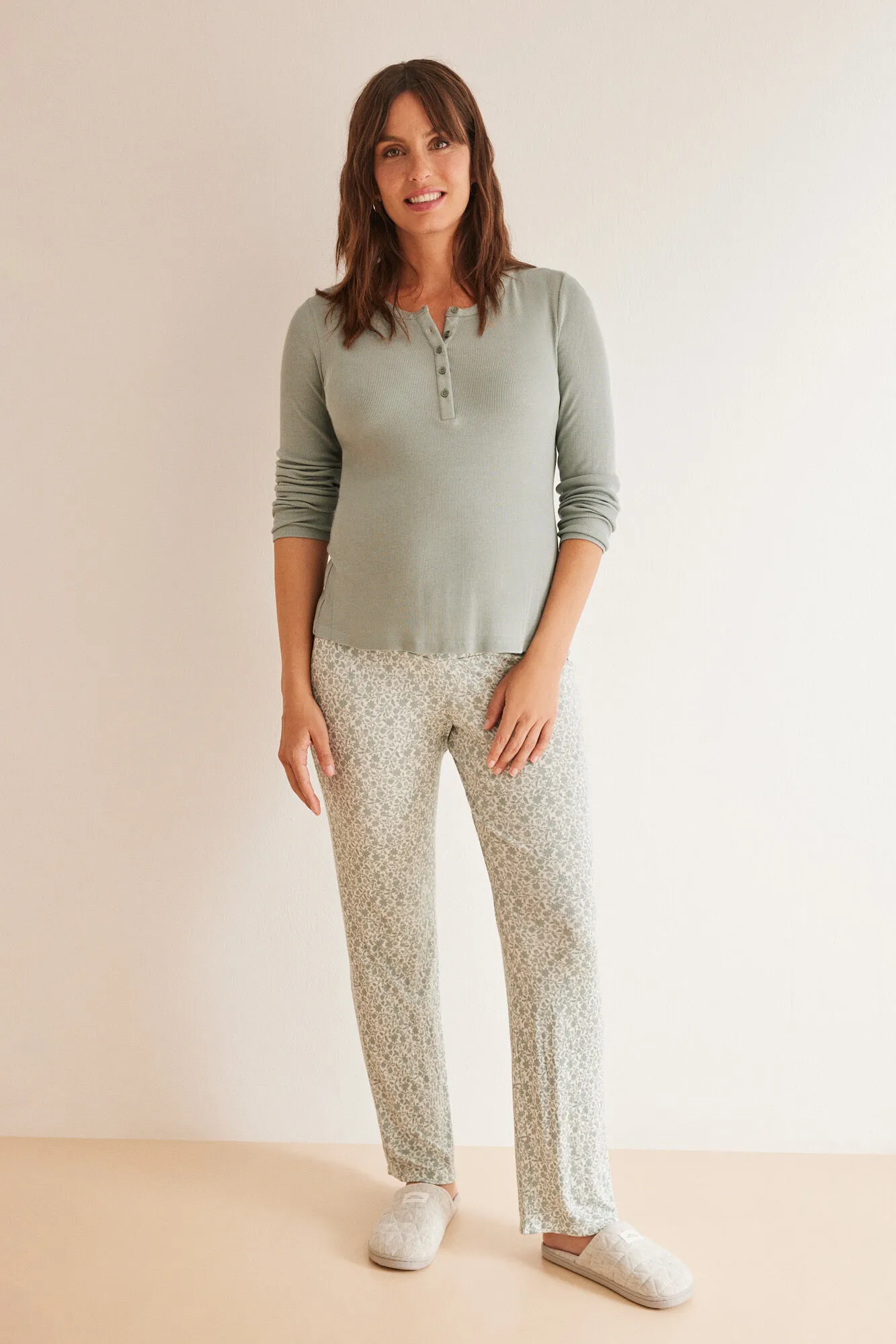 Pijama largo "maternity" flores verde