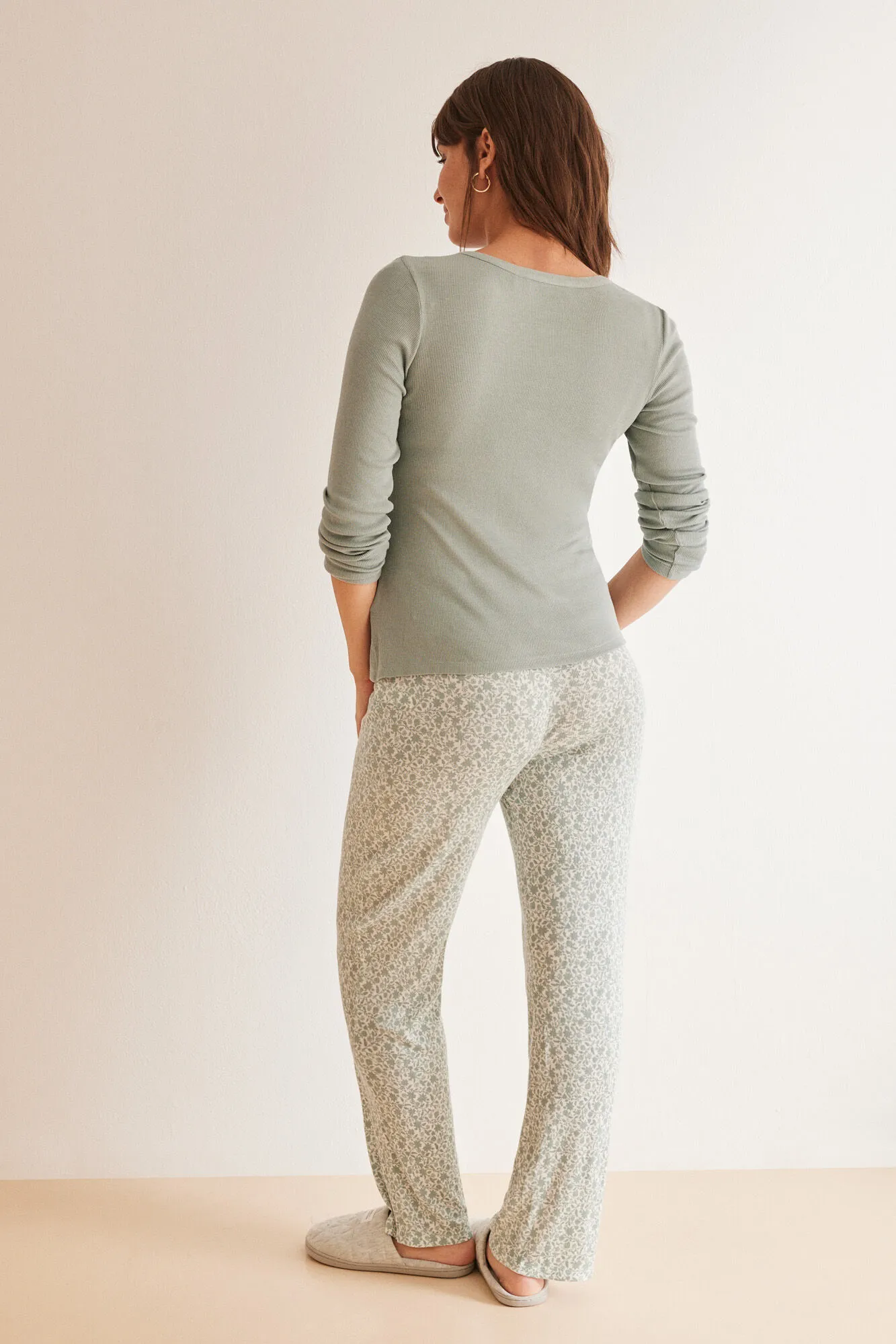 Pijama largo "maternity" flores verde
