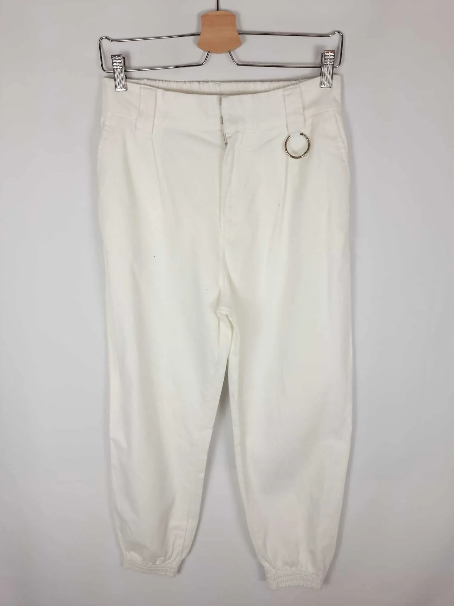 PULL&BEAR. Pantalón blanco ancho T.l