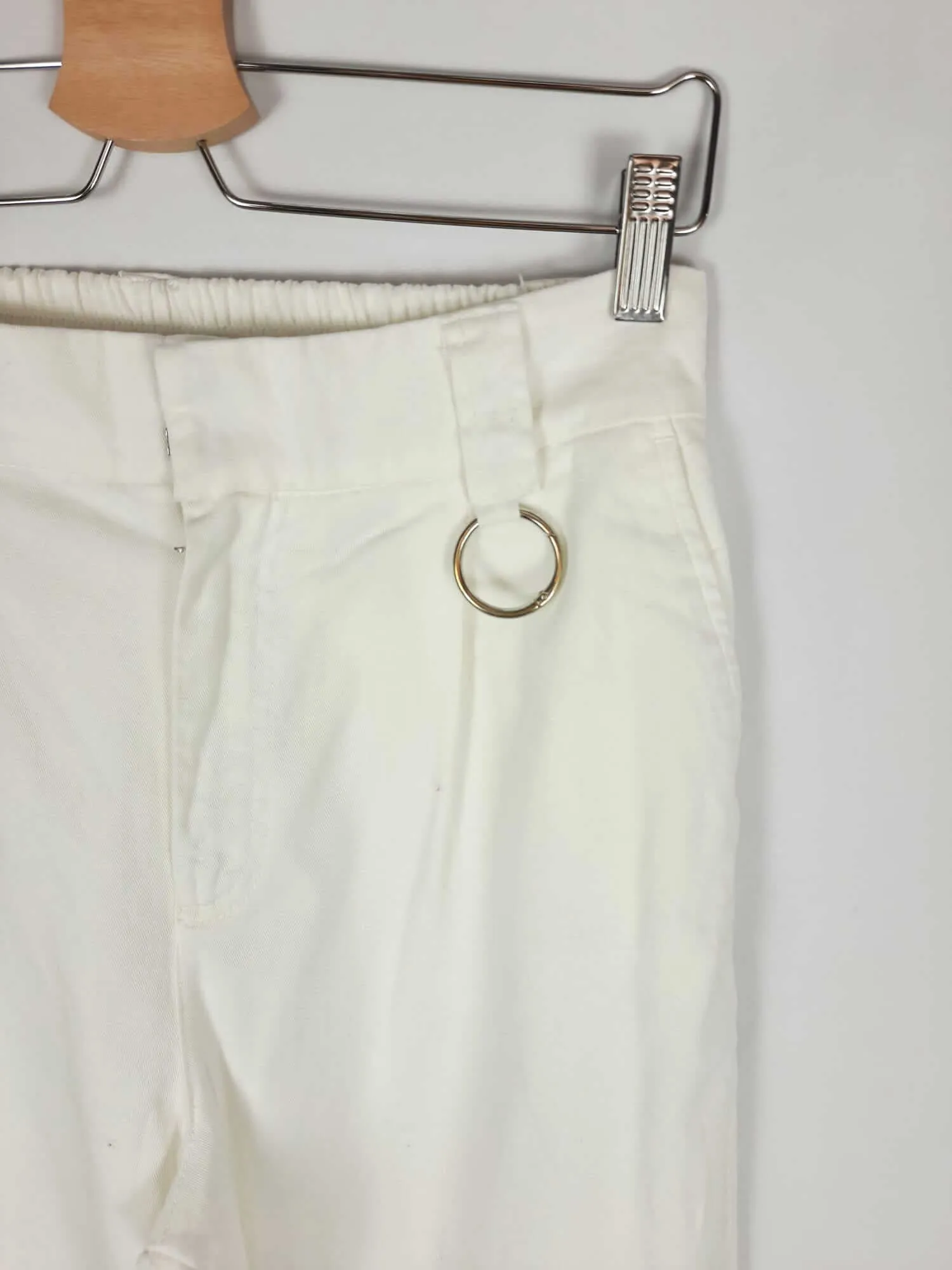 PULL&BEAR. Pantalón blanco ancho T.l