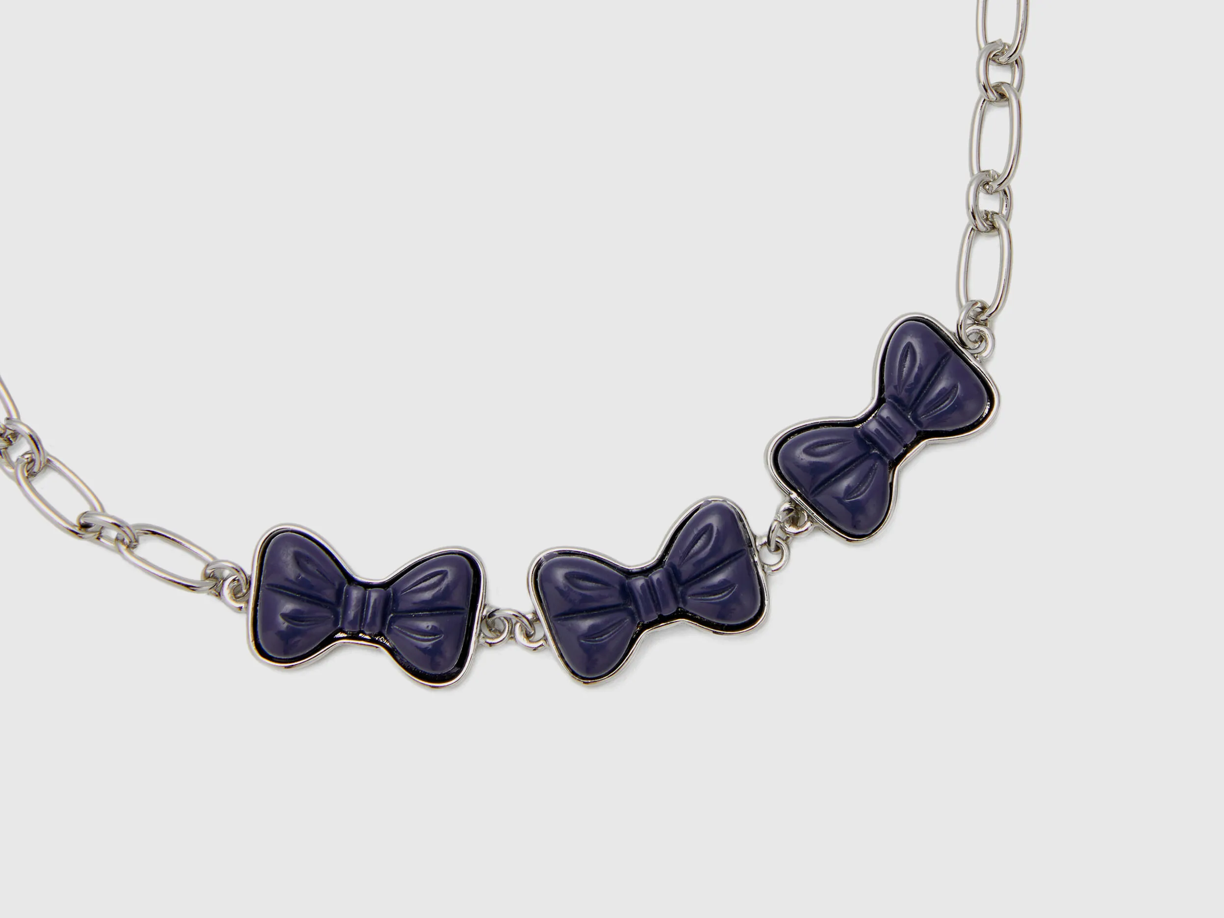 Pulsera con lazos azul oscuro