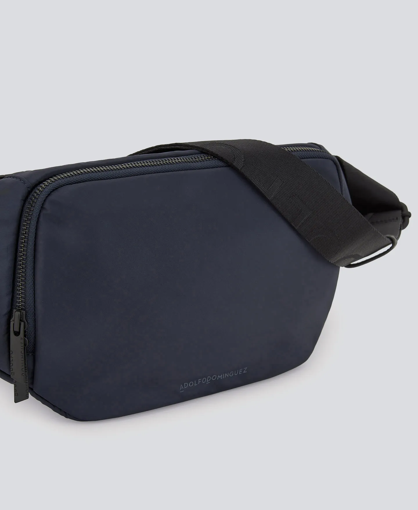 Riñonera reciclada azul marino hombre