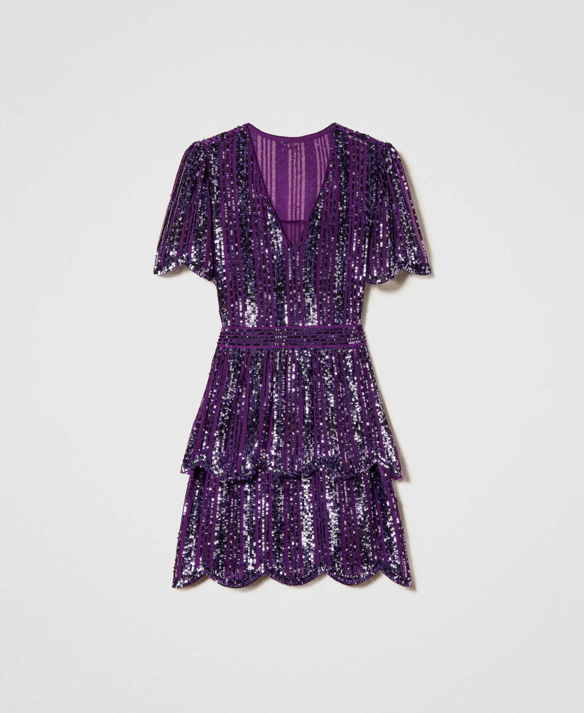 Robe courte en tulle avec sequins brodés