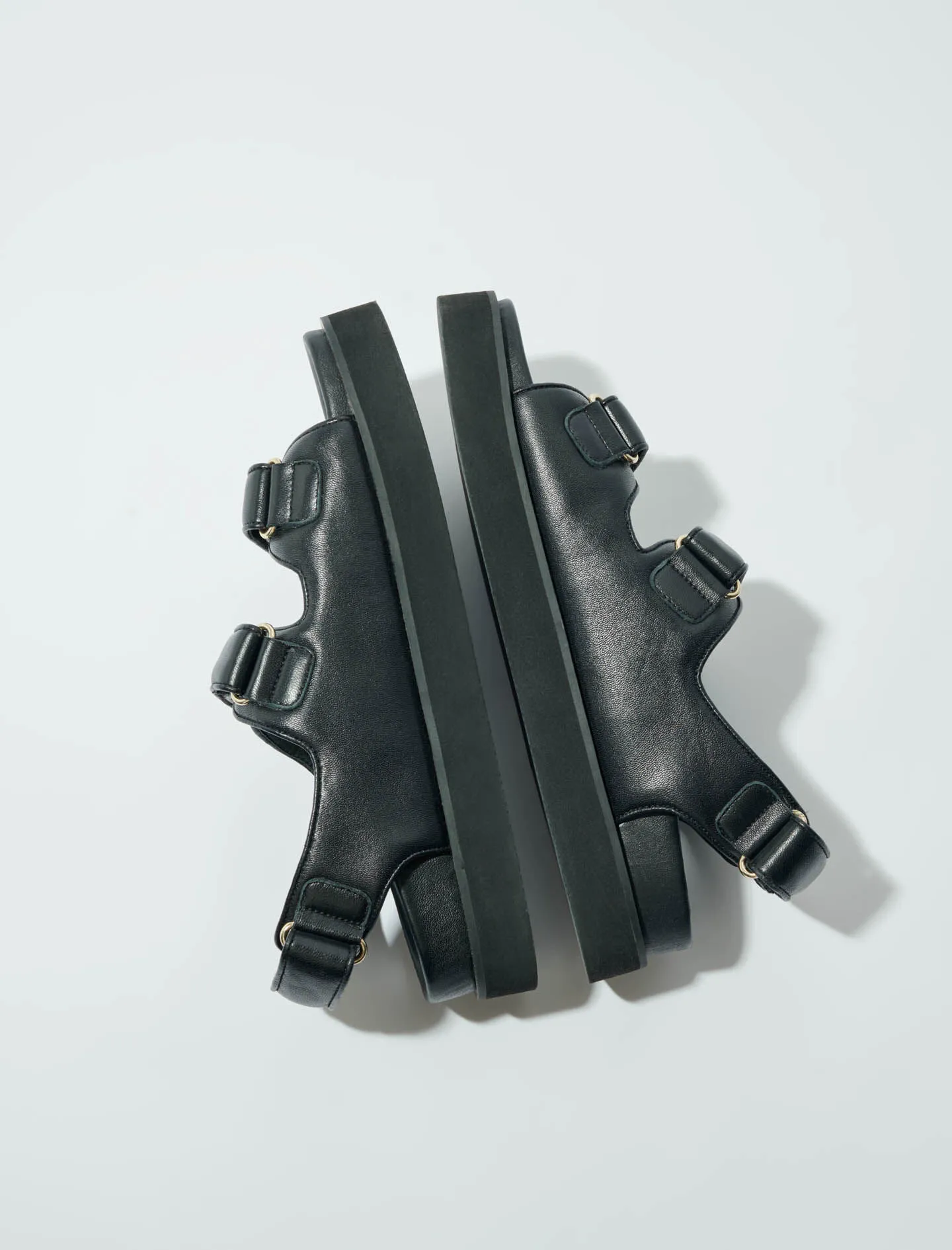 Sandalias de piel planas