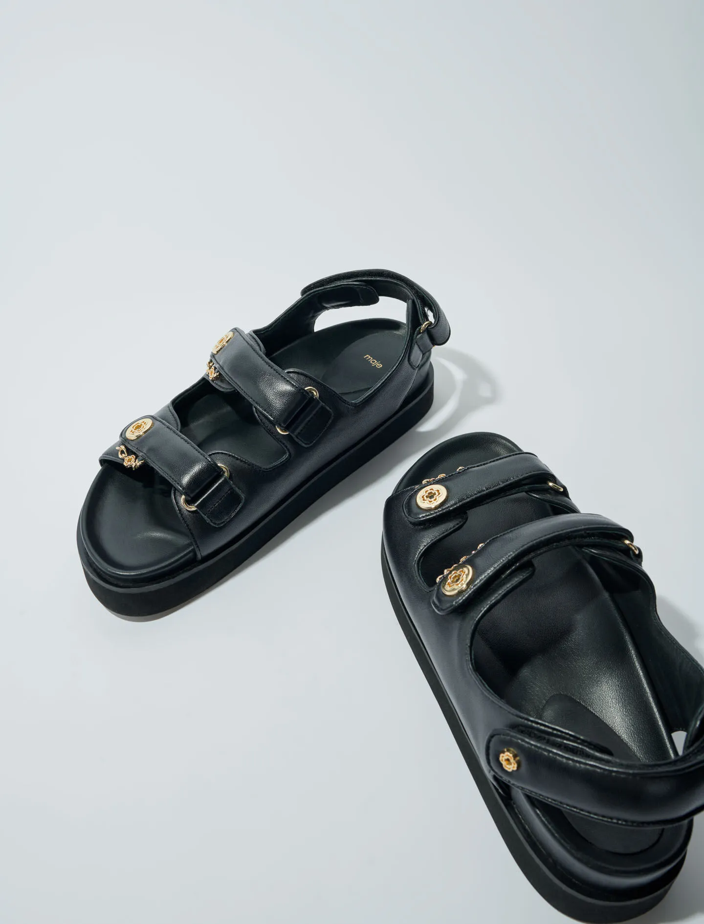 Sandalias de piel planas